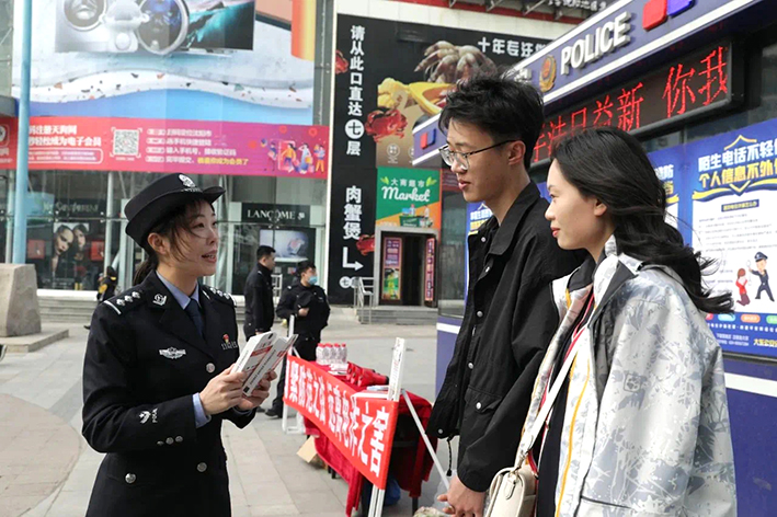 以“零案件”工作室為基礎(chǔ)，民警深入轄區(qū)